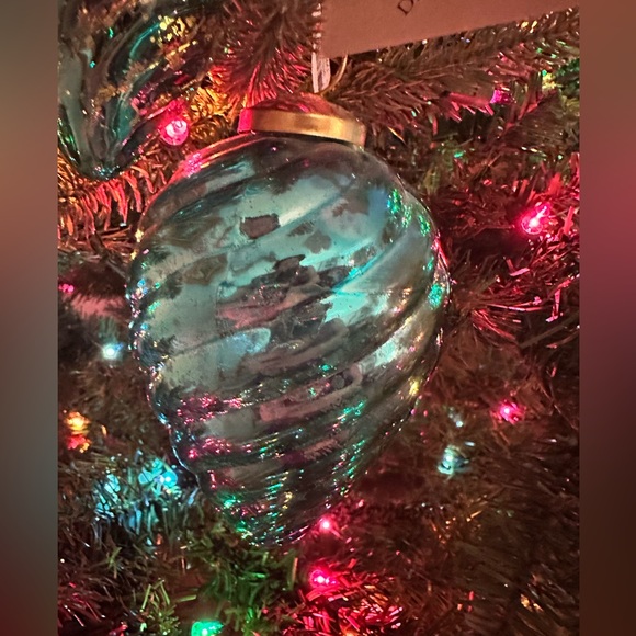NWT! Christmas 2 piece set Teal Glass Ornaments Swirl Pattern and Opal Glazed - Picture 2 of 5